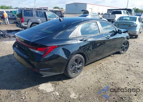 2021 Hyundai Elantra Sel z USA, uszkodzony, nr VIN KMHLS4AGXMU212716